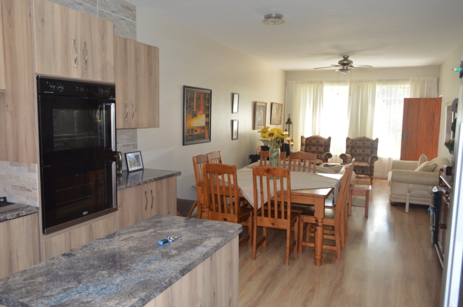2 Bedroom Property for Sale in Flimieda North West